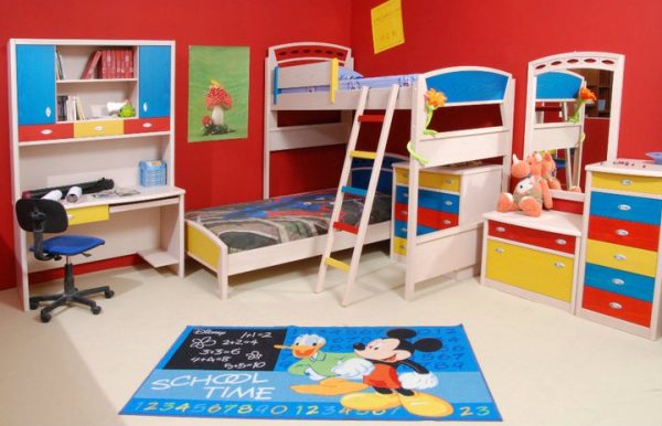Παιδικό πολύχρωμο δωμάτιο
